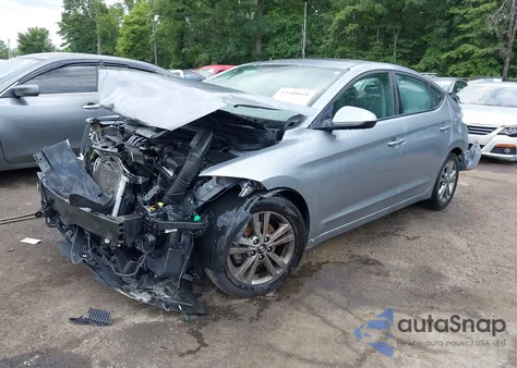 2017 Hyundai Elantra Value Edition z USA, uszkodzony, nr VIN 5NPD84LF4HH207202